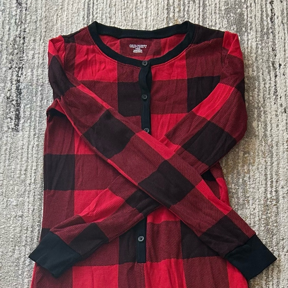 Old Navy One Piece Black and Red Women's Pajamas - Size Small Tall